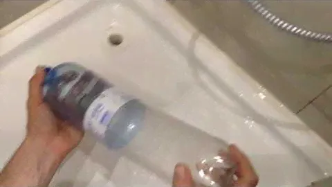 Как прочистить слив в душевой кабине